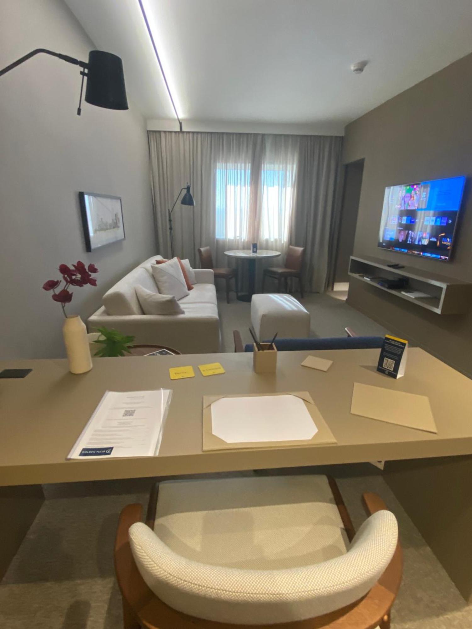 Готель Golden Tulip Сан-Жозе-дус-Кампус Екстер'єр фото